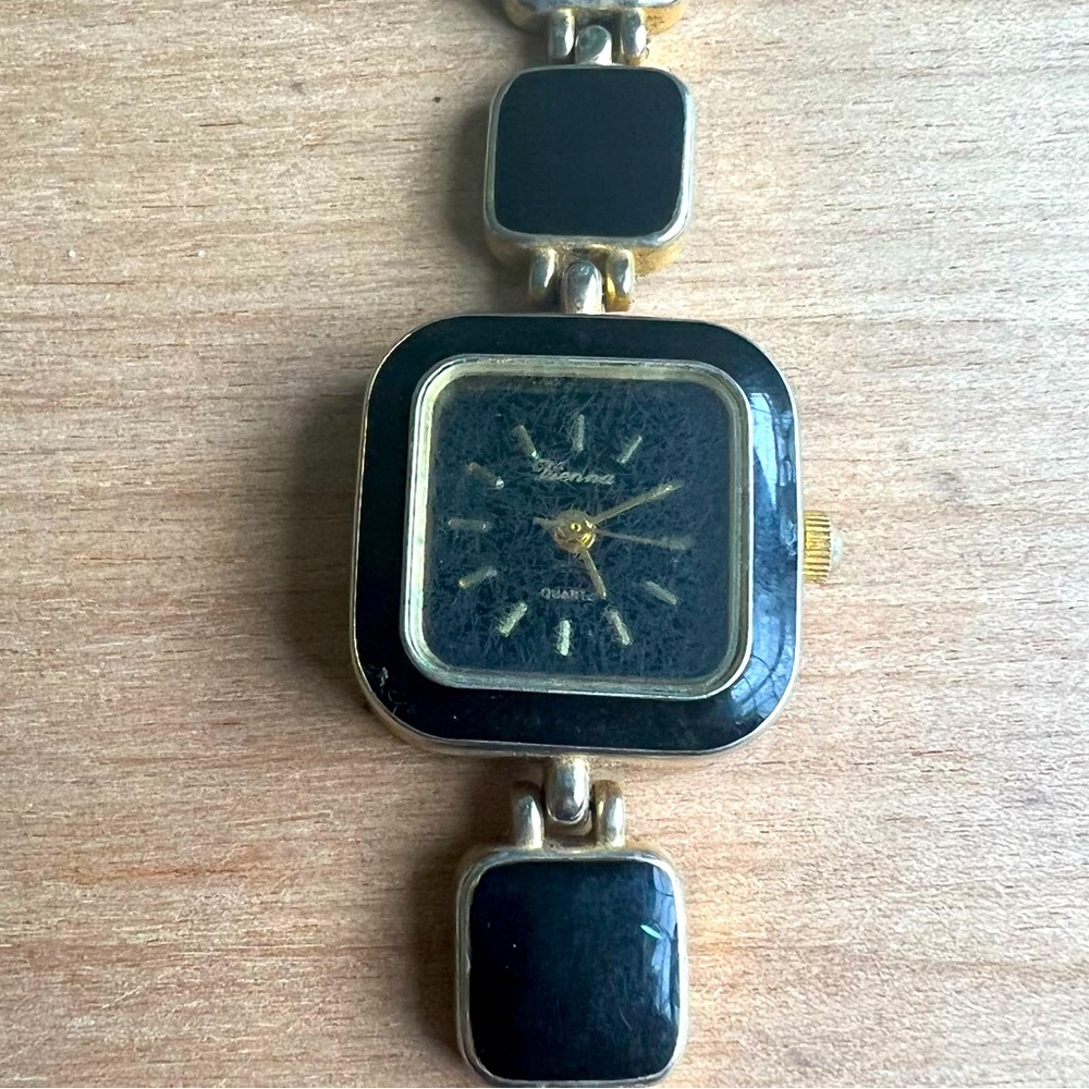 Vintage Vienna ladies black and gold tone bracelet Watch NEW BATTERY